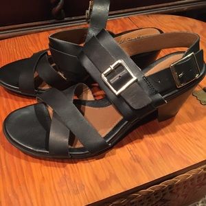 Sofft Black Leather Buckle Maria Sandle
